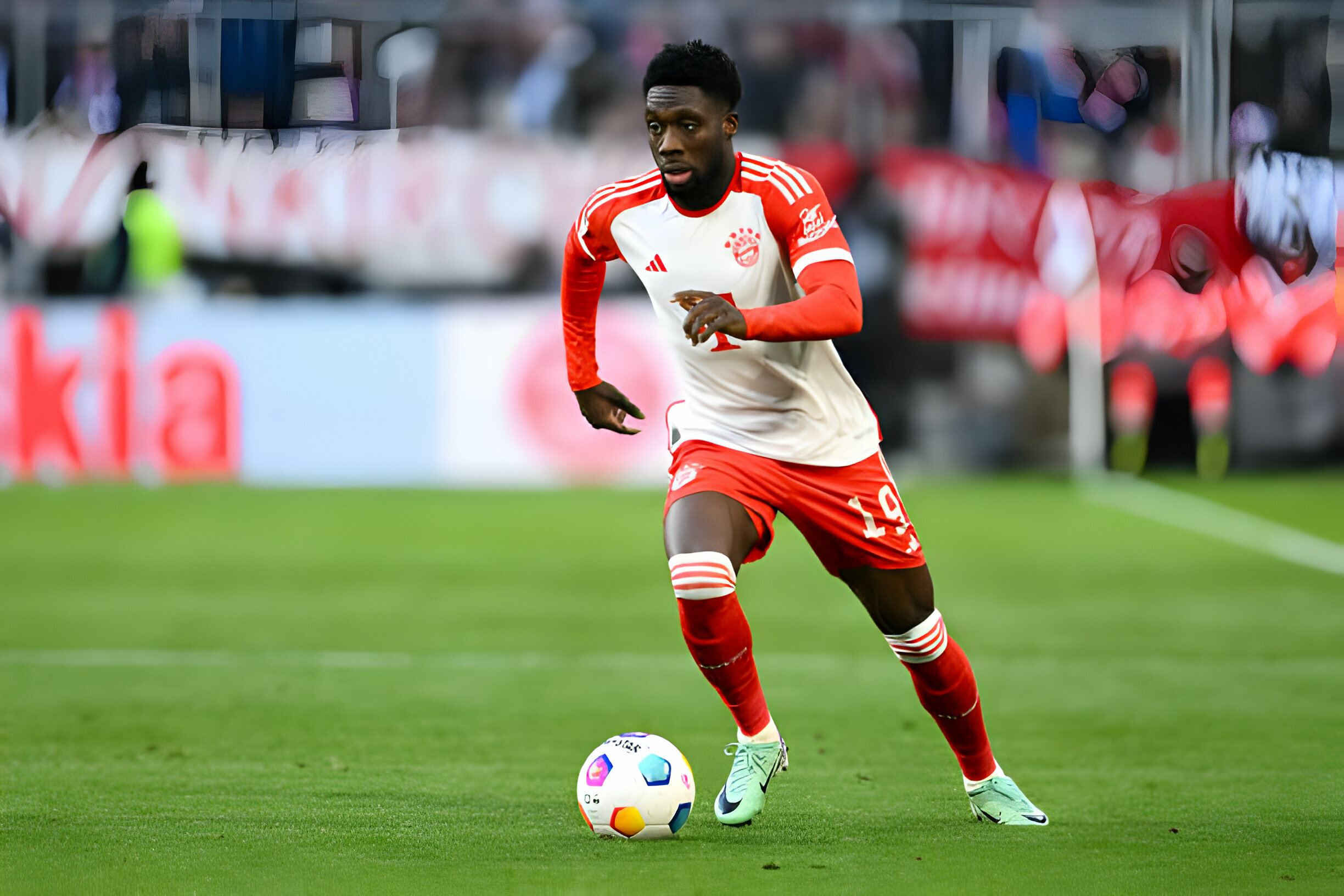 Alphonso Davies - Cầu thủ chạy nhanh nhất thuộc CLB Bayern Munich